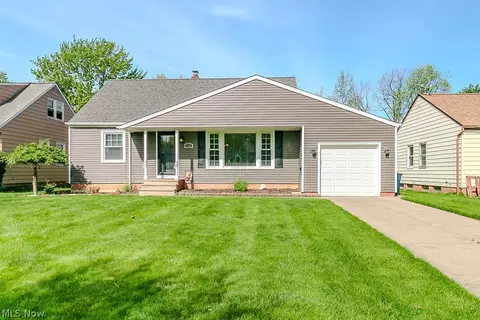 1342 Beaconfield Rd, Lyndhurst, OH 44124