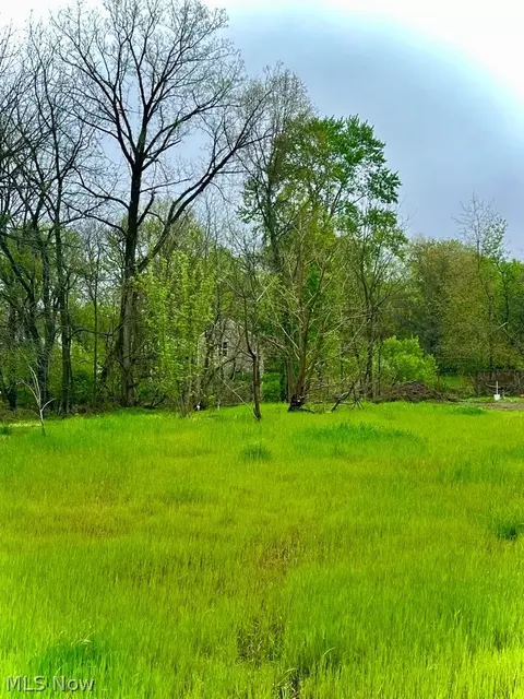 303 George St, Barberton, OH 44203