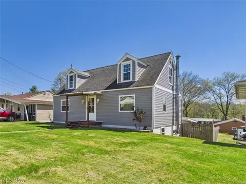 2702 Cleveland Ave, Parkersburg, WV 26104