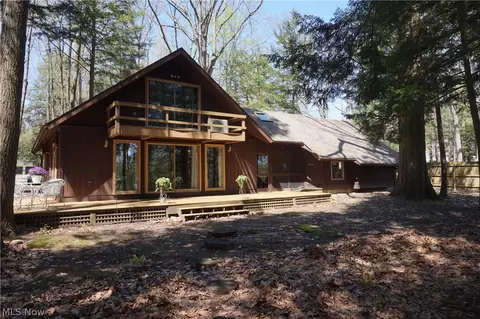 Exterior - 4706 Diane Dr, Ashtabula, OH 44004 photo 9 of 14