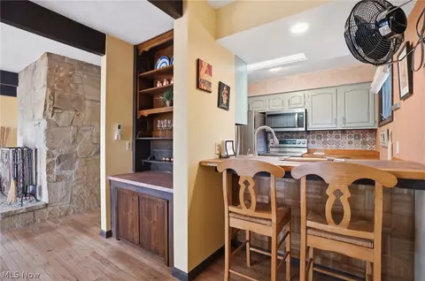 Kitchen - 4706 Diane Dr, Ashtabula, OH 44004 photo 1 of 4