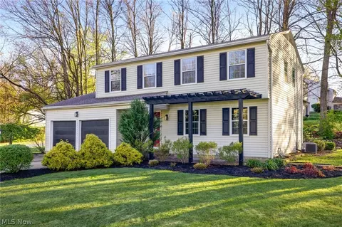 561 Bath Hills Blvd, Akron, OH 44333