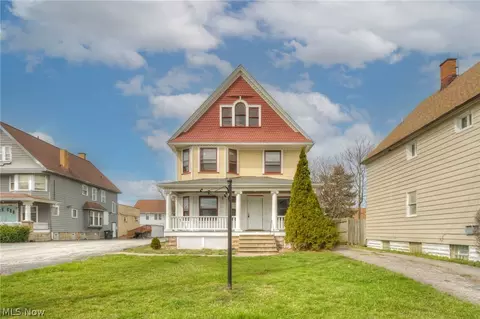 4432 Pearl Rd, Cleveland, OH 44109