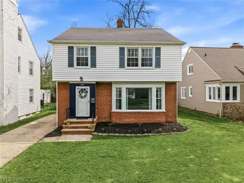 2227 Fenwick Rd, University Heights, OH 44118