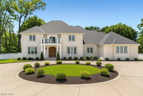 26921 Hilliard Blvd, Westlake, OH 44145
