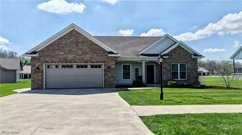 5201 Falcon Dr, Millersburg, OH 44654
