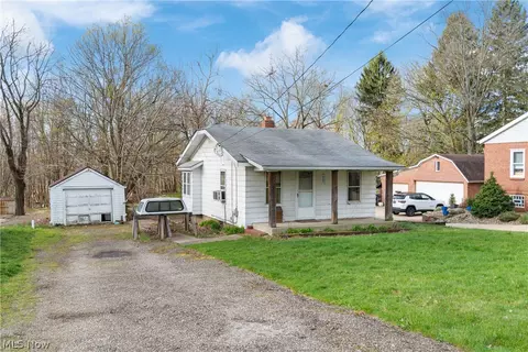 1664 Woods Rd, Akron, OH 44306