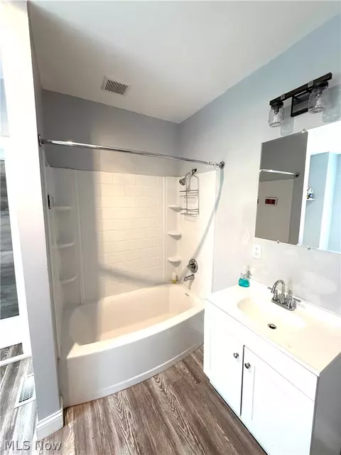 Bath - 1745 E 30th St, Lorain, OH 44055 photo 1 of 2