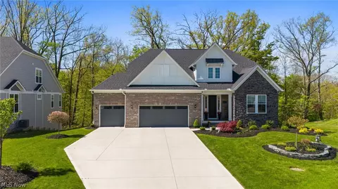 233 Lake Balaton Dr, Cleveland, OH 44128