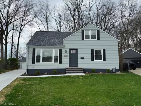 28973 Blissfield Dr, Willowick, OH 44095