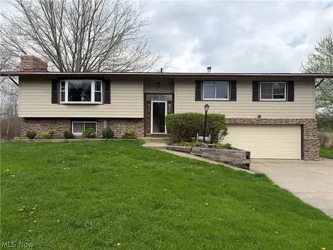 2633 Bartlett Rd, Mantua, OH 44255