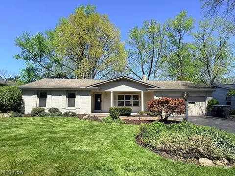 3887 Greenmont, Warren, OH 44484