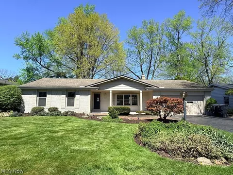 3887 Greenmont, Warren, OH 44484