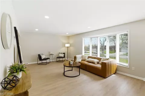 6344 Gale Dr, Seven Hills, OH 44131 photo 7