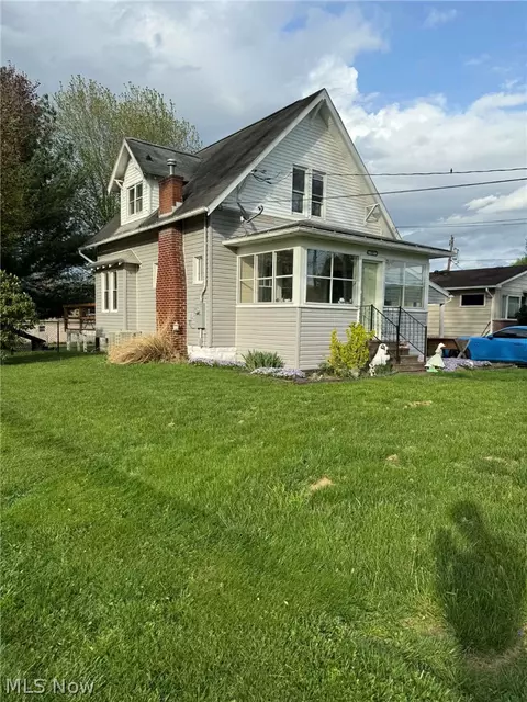 707 47th St, Vienna, WV 26105