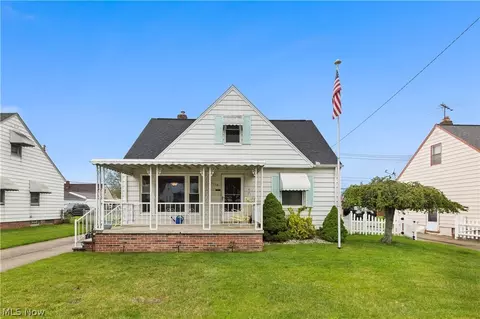 4718 Southwood Dr, Brooklyn, OH 44144