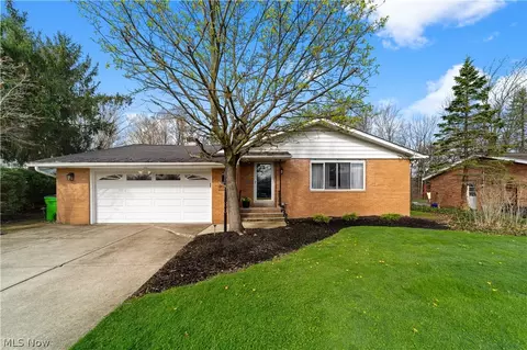 2050 Marshfield Rd, Mayfield Heights, OH 44124