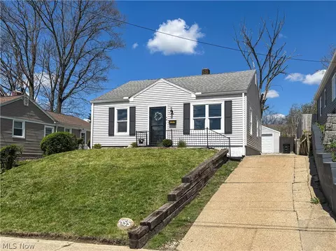 2455 Albrecht Ave, Akron, OH 44312