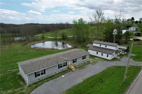 2112 Canyon Rd SE, Carrollton, OH 44615