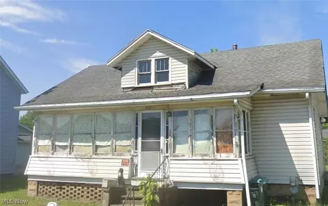 422 Mckinley Ave, Newcomerstown, OH 43832