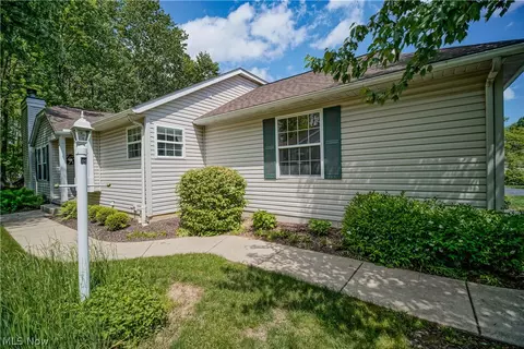 2917 Windsor Ct #106, Stow, OH 44224