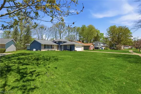 26670 Fairfax Ln, North Olmsted, OH 44070