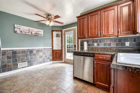 1731 Silver St, Wickliffe, OH 44092 photo 6