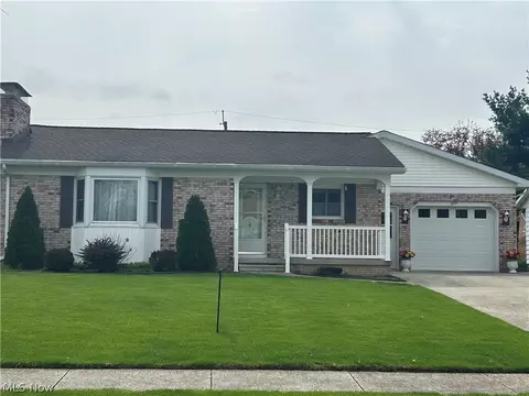 879 Valleyview Dr, Bellevue, OH 44811