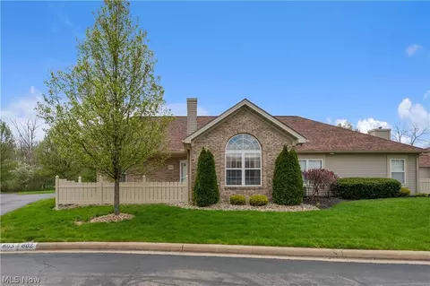 695 E Western Reserve Rd #602, Poland, OH 44514