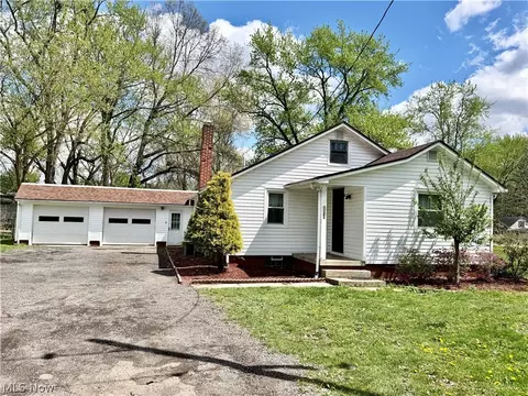 324 Bechtel Rd, Leavittsburg, OH 44430