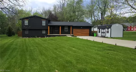 3525 Balsamwood Blvd NW, Uniontown, OH 44685