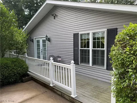 2594 W Buckhorn Dr, Millersburg, OH 44654