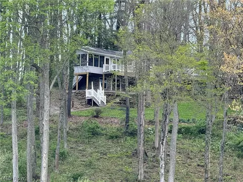 2594 W Buckhorn Dr, Millersburg, OH 44654