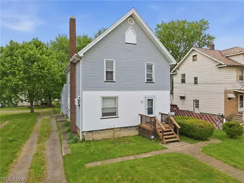 1113 High St NE, Warren, OH 44483