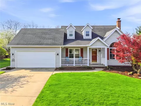 2104 Van Oaks Dr, Twinsburg, OH 44087