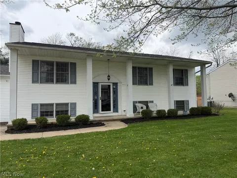 1157 Sturbridge Dr, Louisville, OH 44641