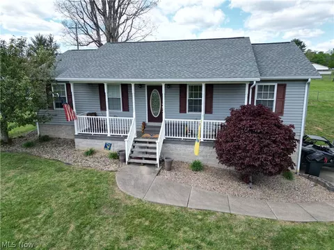 33 Balderson Dr, Washington, WV 26181