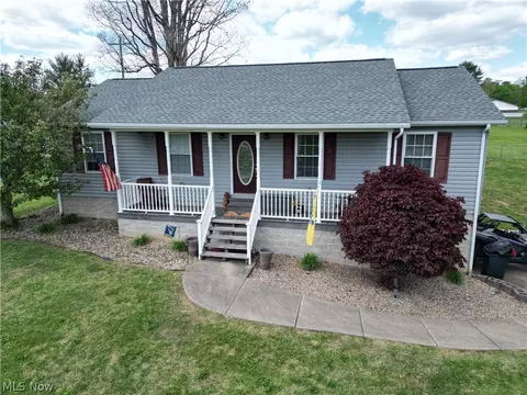 33 Balderson Dr, Washington, WV 26181