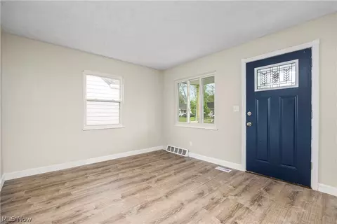 624 Eastern Heights Blvd, Elyria, OH 44035 photo 6