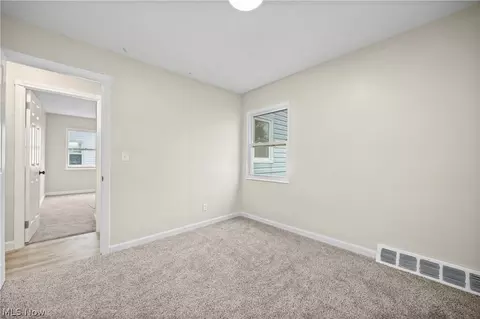 Bedroom - 624 Eastern Heights Blvd, Elyria, OH 44035 photo 8 of 8