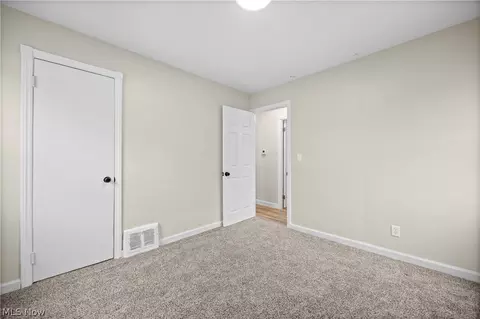Bedroom - 624 Eastern Heights Blvd, Elyria, OH 44035 photo 7 of 8