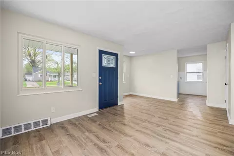 624 Eastern Heights Blvd, Elyria, OH 44035 photo 7
