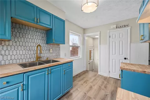 624 Eastern Heights Blvd, Elyria, OH 44035 photo 13