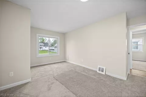 624 Eastern Heights Blvd, Elyria, OH 44035 photo 16