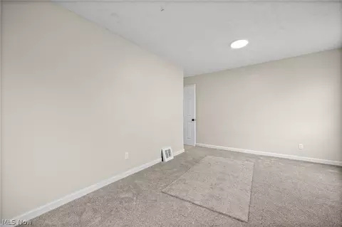 Bedroom - 624 Eastern Heights Blvd, Elyria, OH 44035 photo 3 of 8