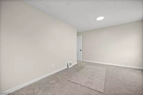 624 Eastern Heights Blvd, Elyria, OH 44035 photo 17