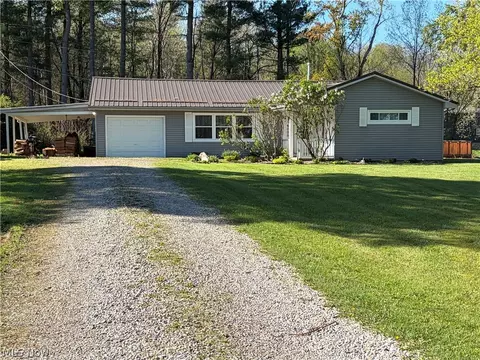 4005 Valley View Rd, Zanesville, OH 43701