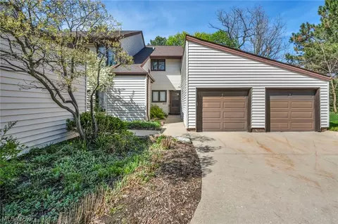 3432 Mayfield Rd, Cleveland Heights, OH 44118