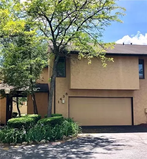 1438 Loop Rd, Kent, OH 44240