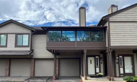 4581 Morgate Cir NW, Canton, OH 44708